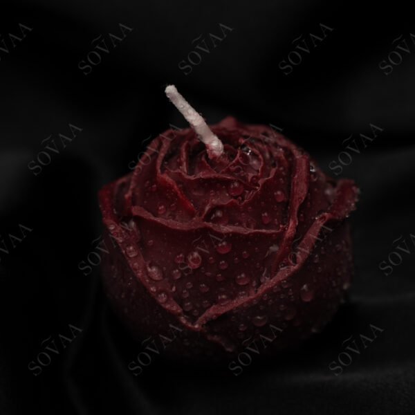The Rose Candle – romantic rose-shaped candle for couples and sensual ambiance